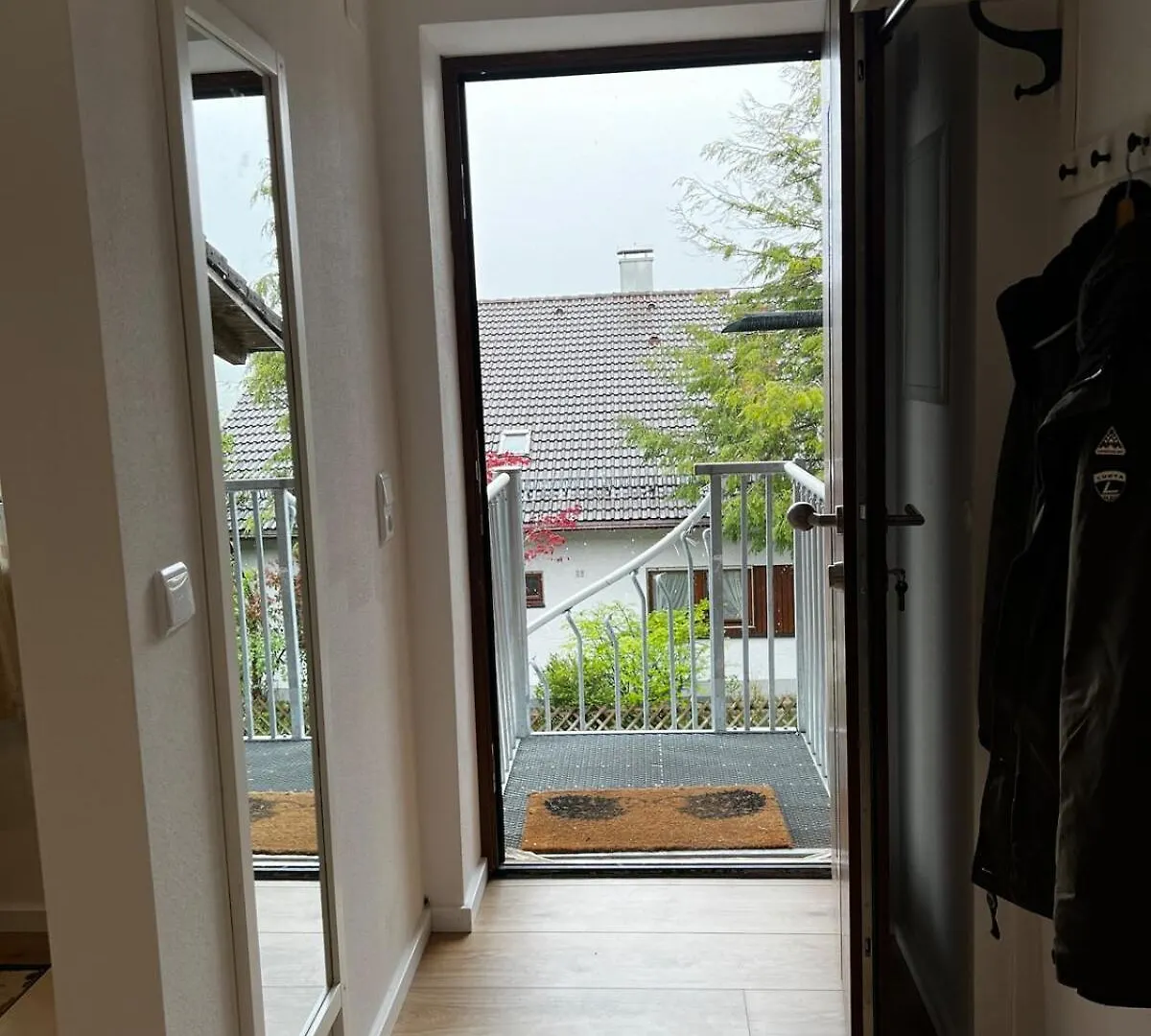 Zentrale Wohnen Im Gruenen Auf Dem Berg Apartment Biessenhofen Germany