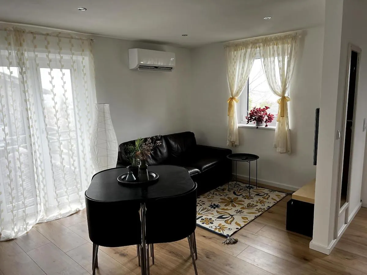 Zentrale Wohnen Im Gruenen Auf Dem Berg Apartment Biessenhofen
